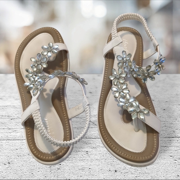 Haute edition slip on sandals size 9 - Picture 7 of 13